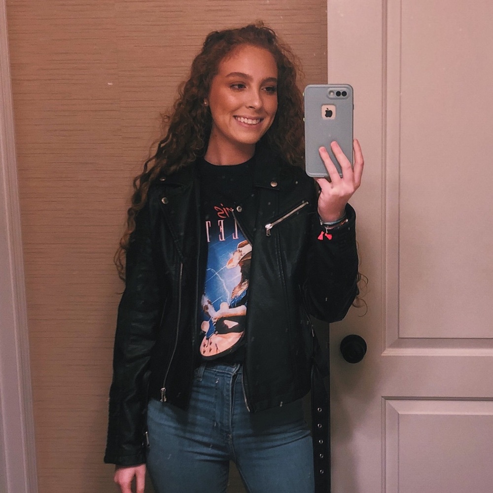 Meet your Posher, Sydnee